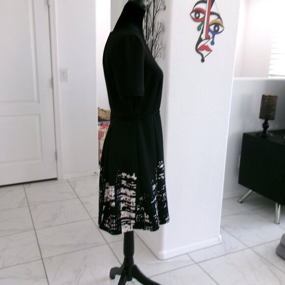 Elie Tahari CITY SCAPE Graphic Print Short Sleeve Dress Stretch 8 Black Whit - Picture 6 of 16